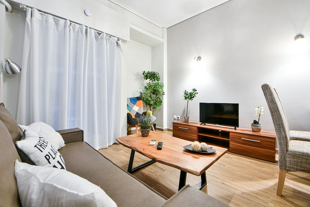 Serene N Modern Renovated Flat