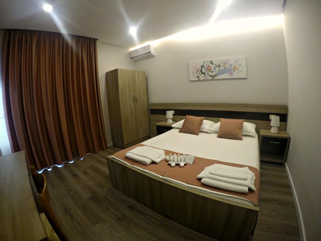 HOTEL STAR