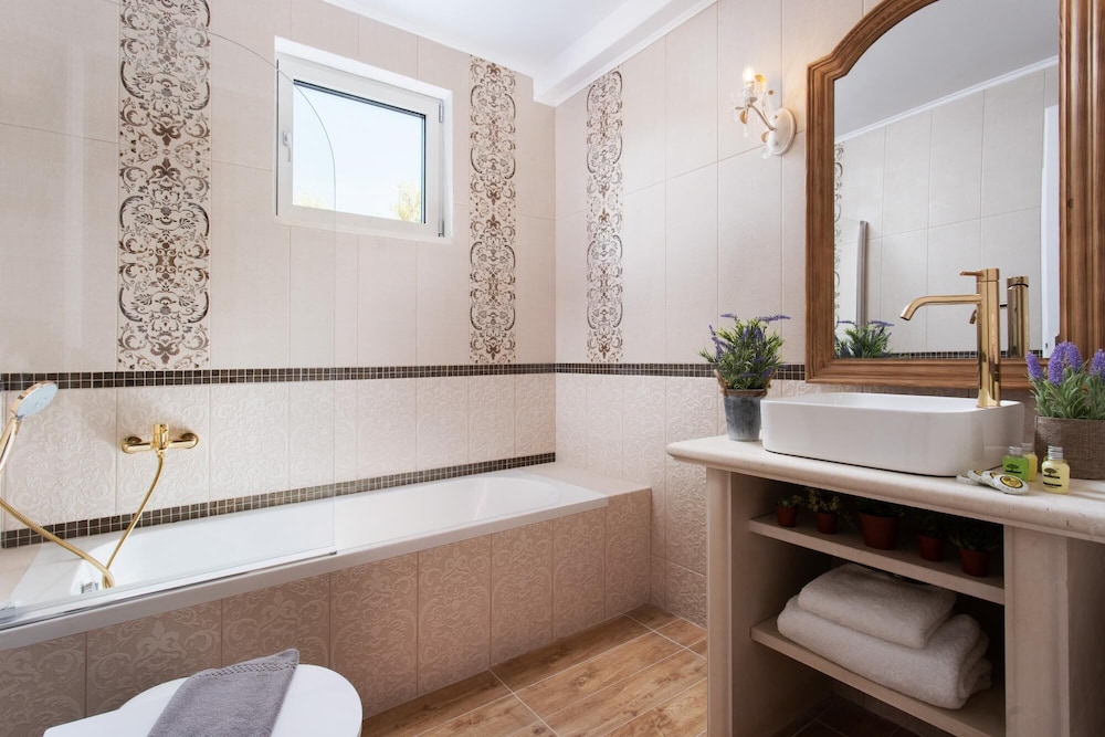 Aneli Villas  Villa Alexandra