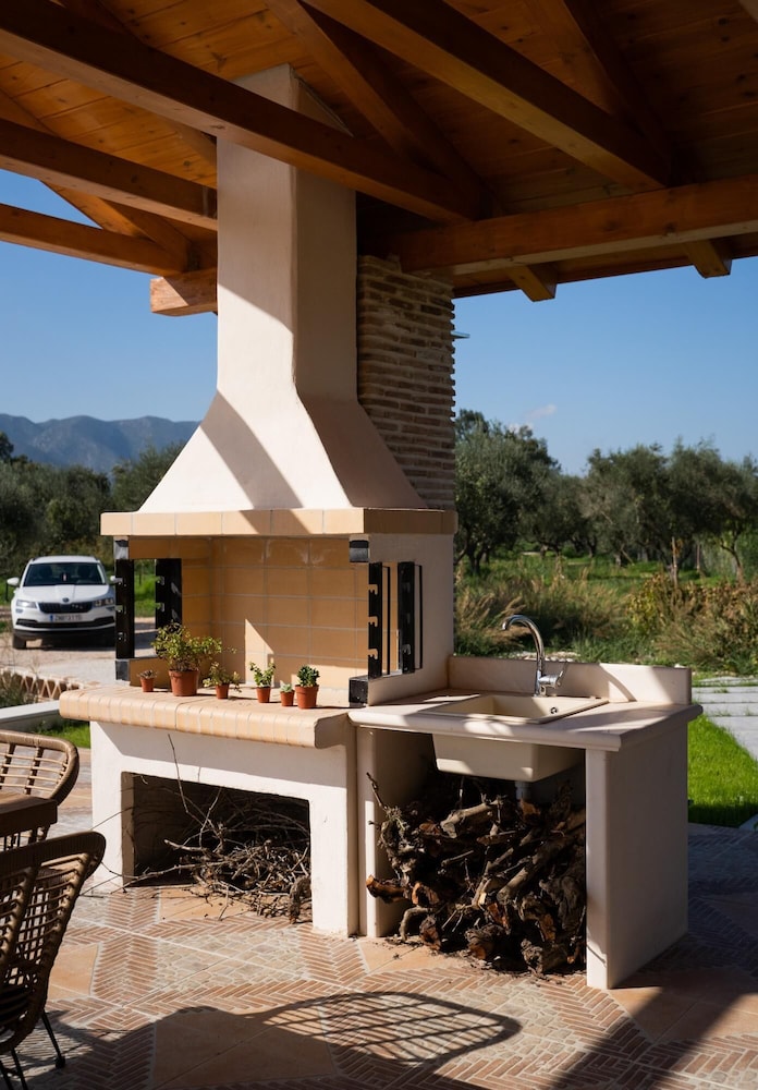 Aneli Villas  Villa Alexandra