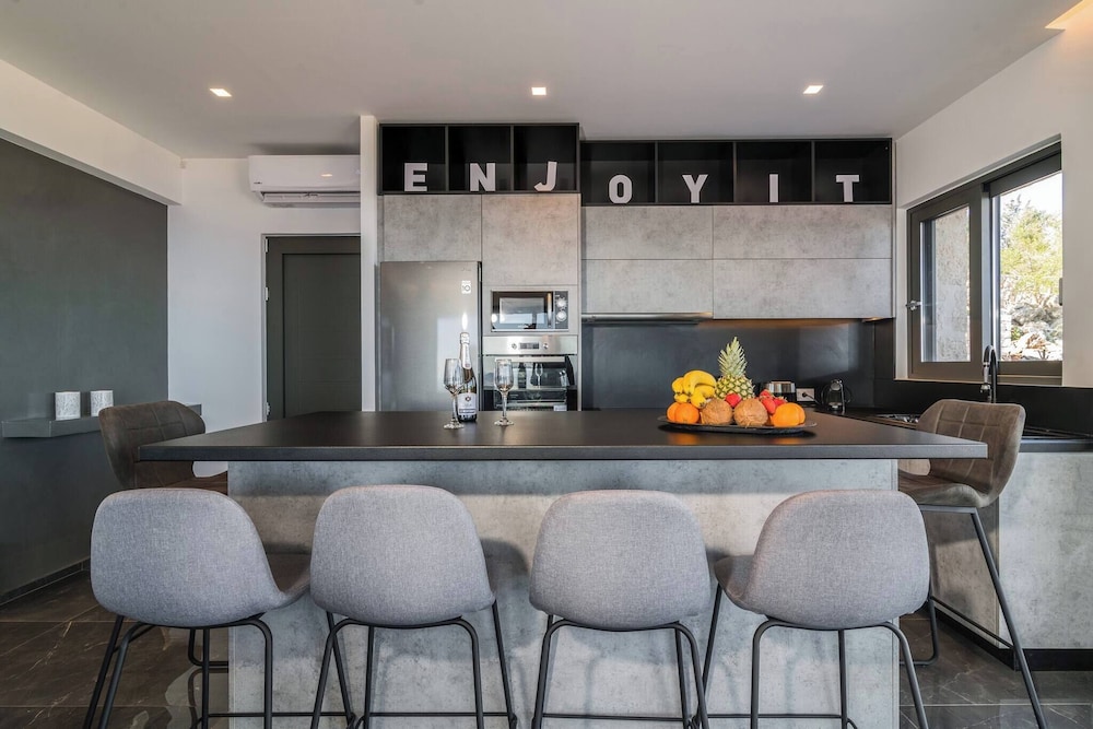 Nikolakos Villa  Pirvate Pool