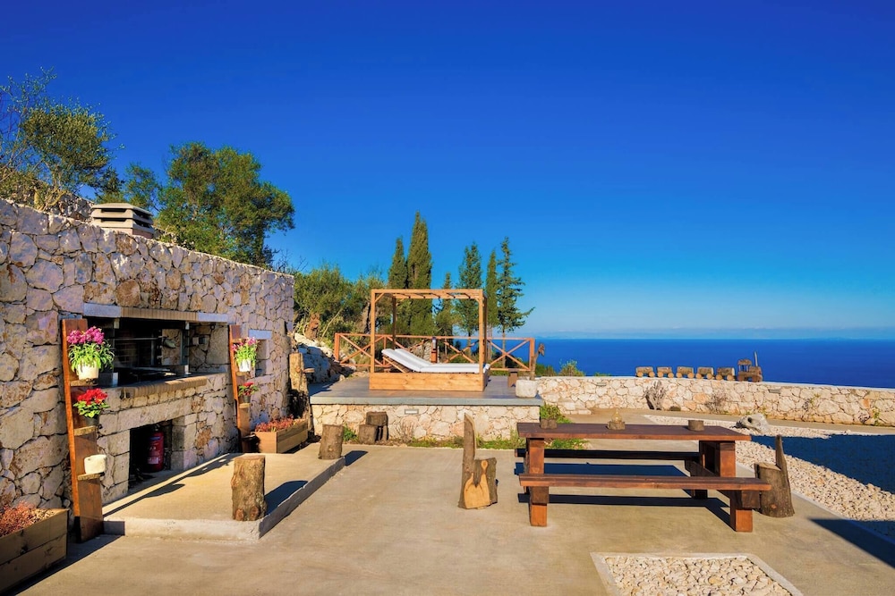 Nikolakos Villa  Pirvate Pool