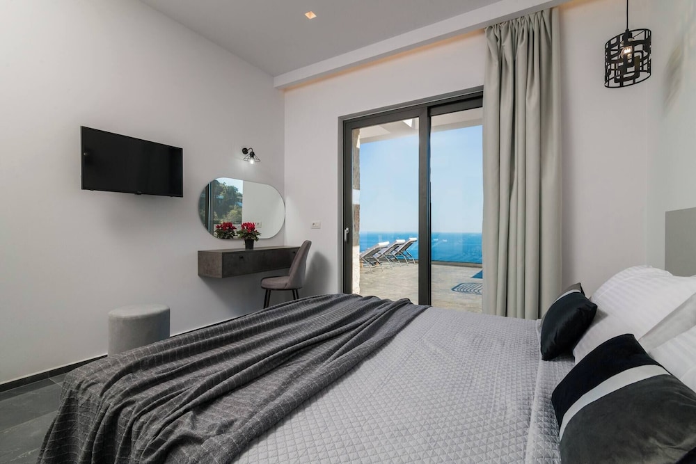 Nikolakos Villa  Pirvate Pool