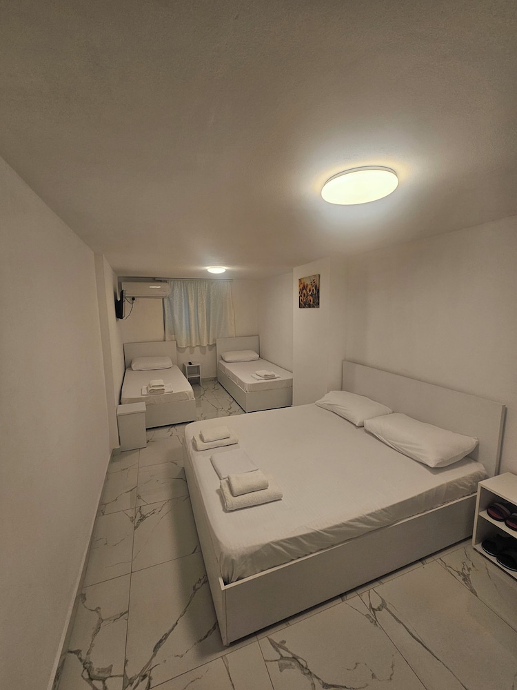 Enles Hostel