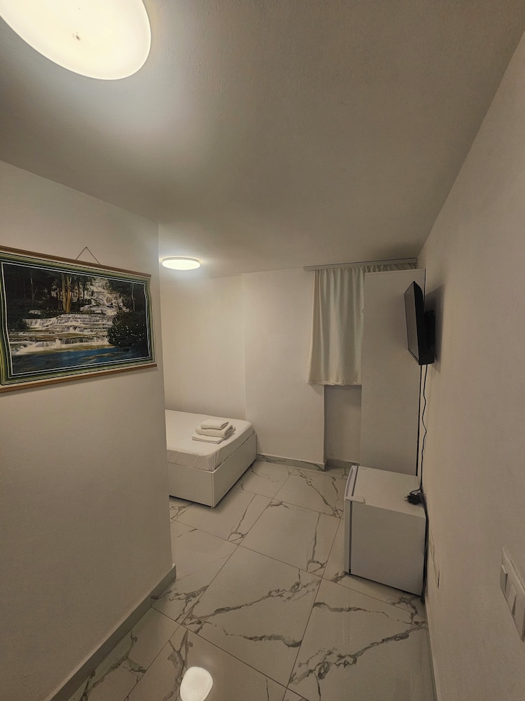 Enles Hostel