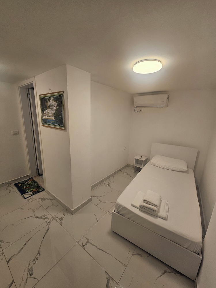 Enles Hostel