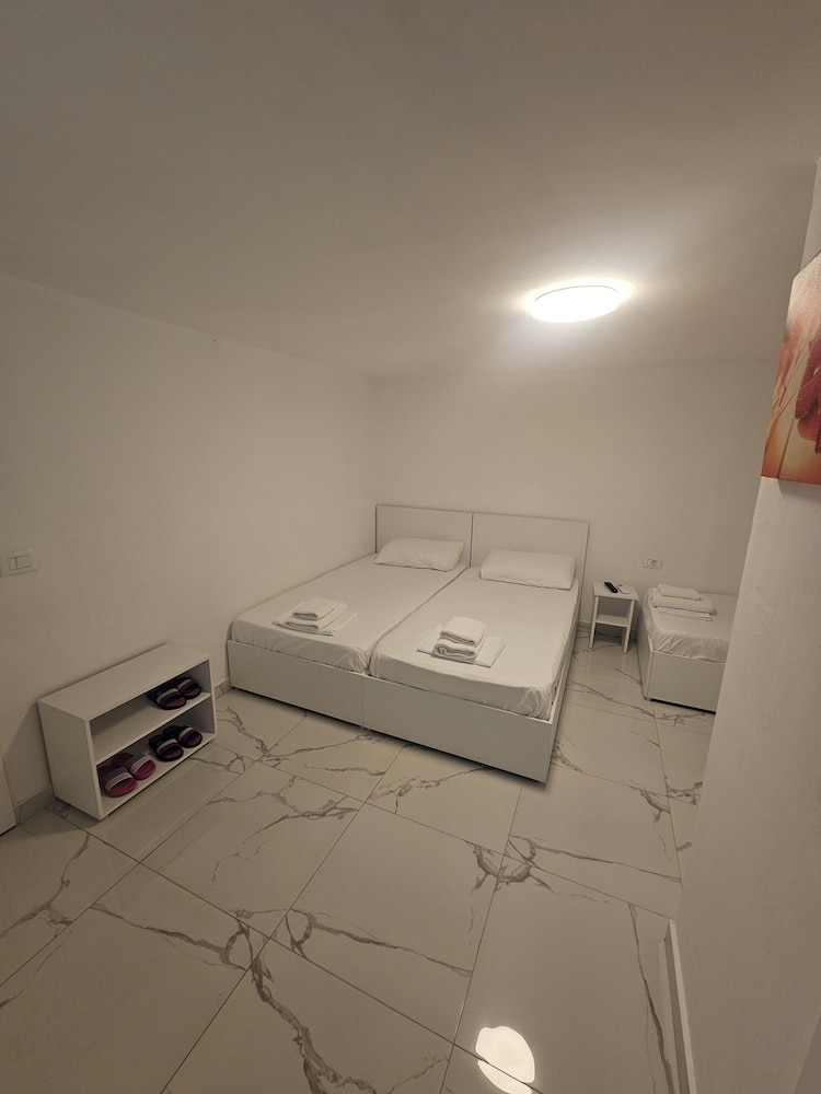 Enles Hostel