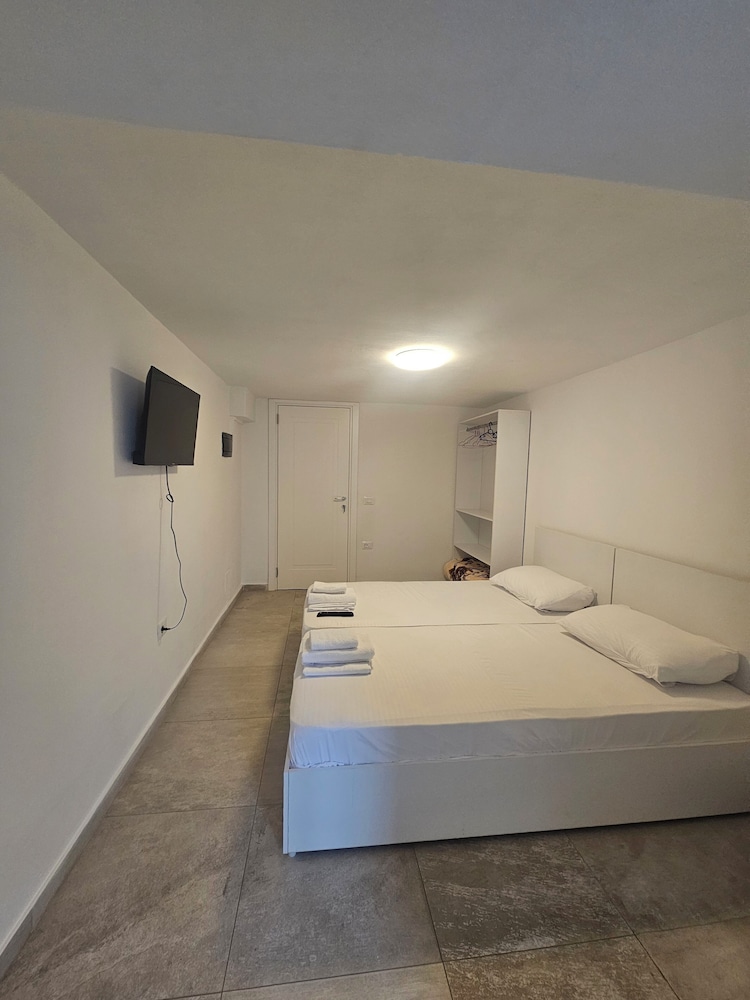 Enles Hostel