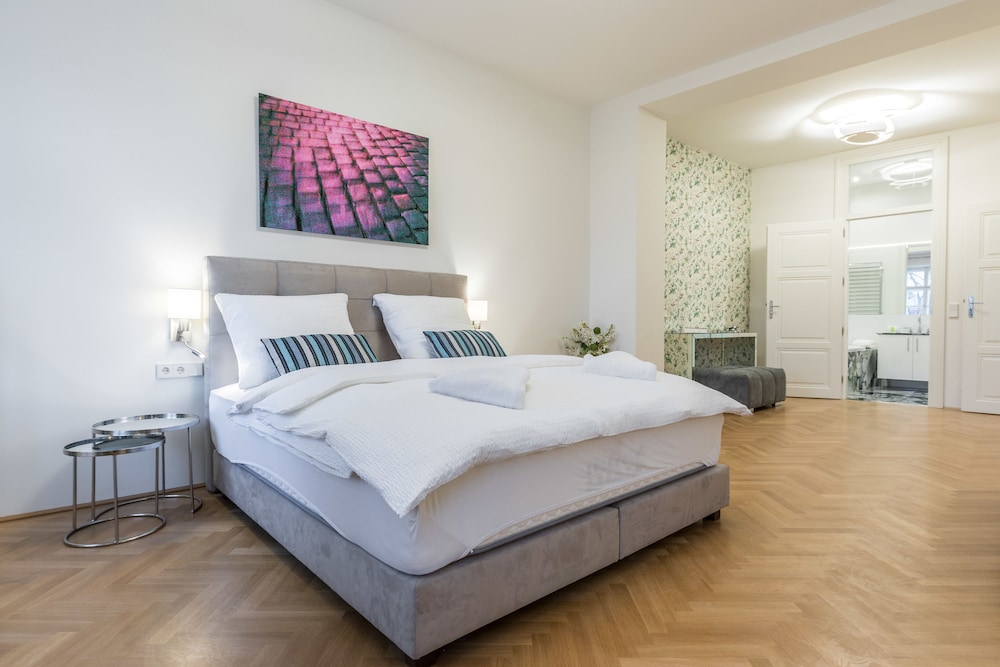 PARKVIEW RESIDENCES