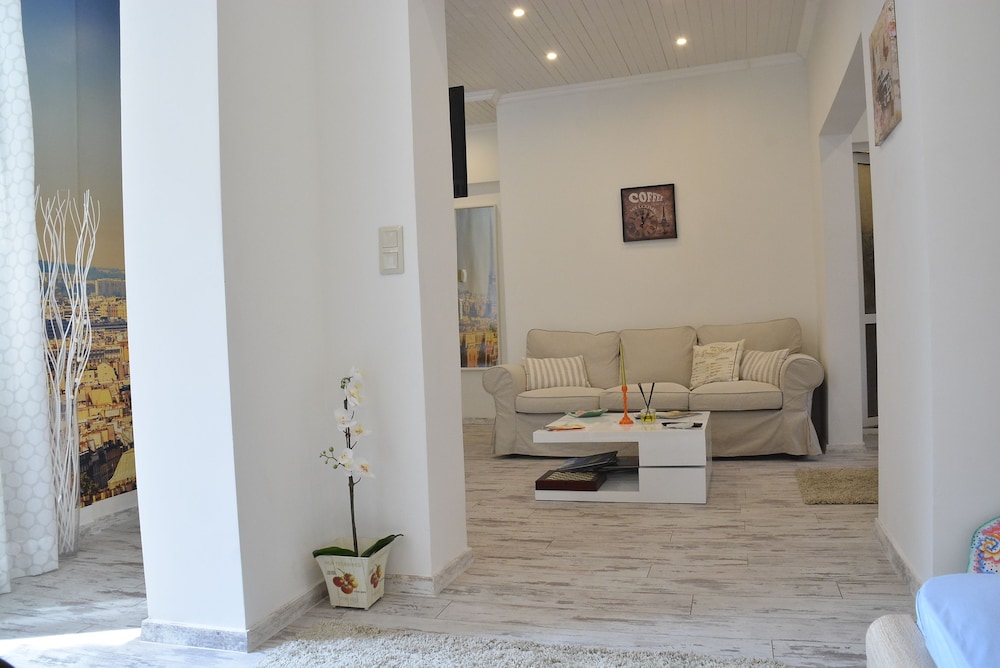 William Gladstone Apartment