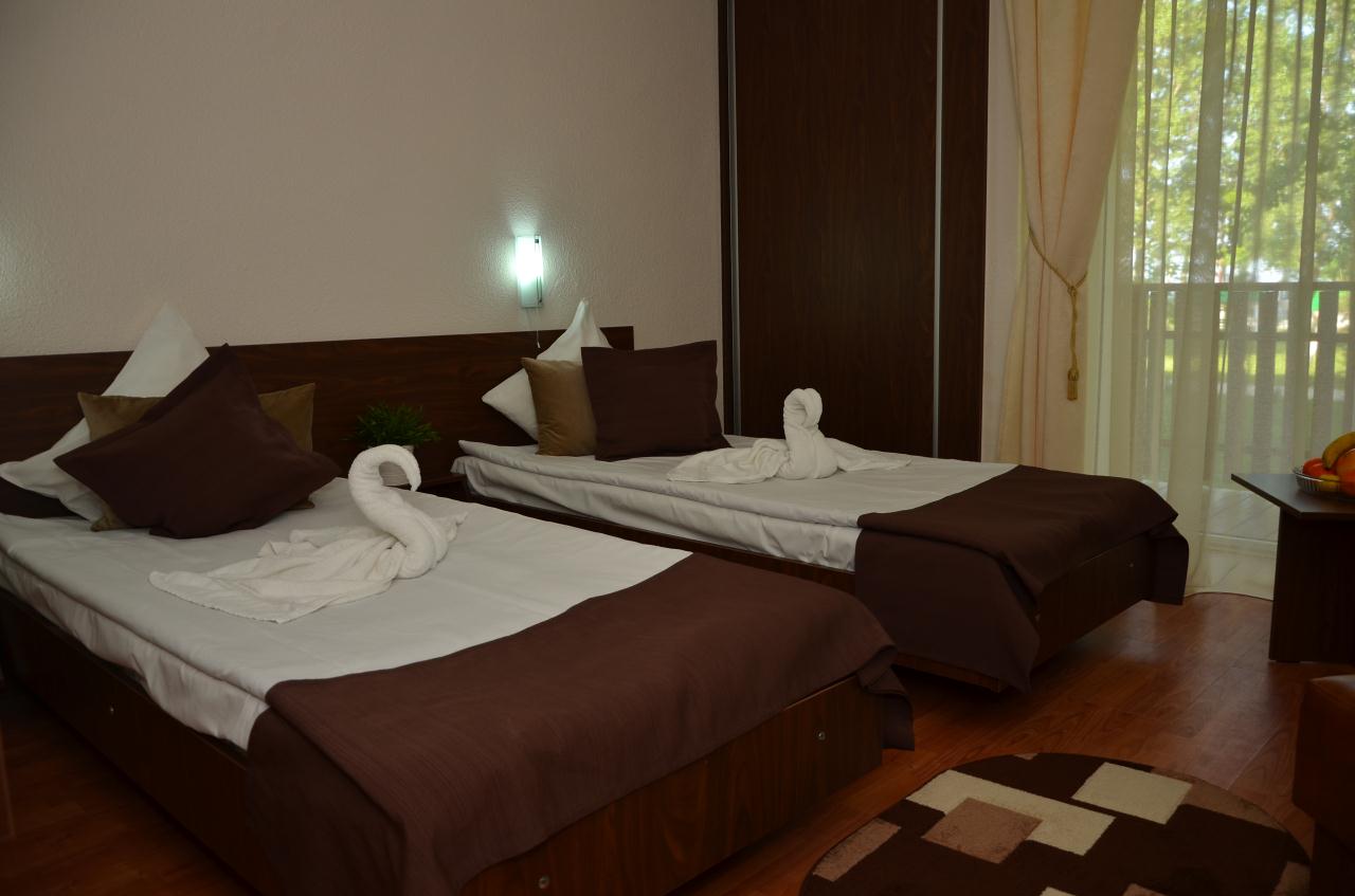 COMPLEX MEDITERANEAN