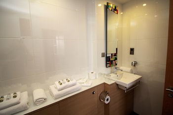 ICON HOTEL