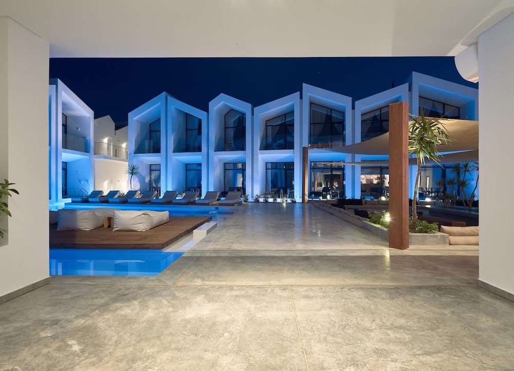 Cavo Vezal  Adults Only