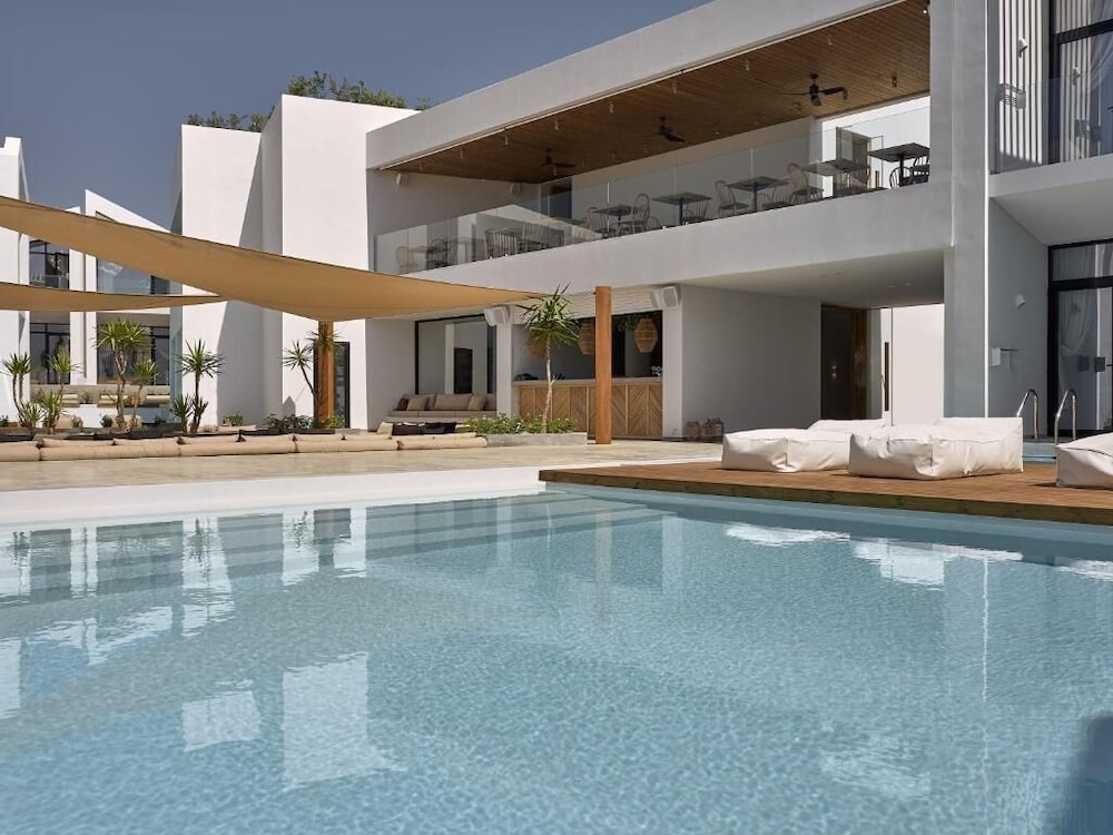 Cavo Vezal  Adults Only