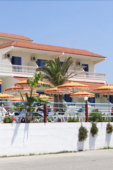 Kamari Beach Hotel  All Inclusive