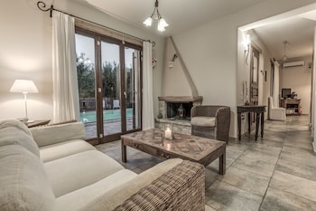 dal travel MASTROGIANNIS VILLA DAFNE