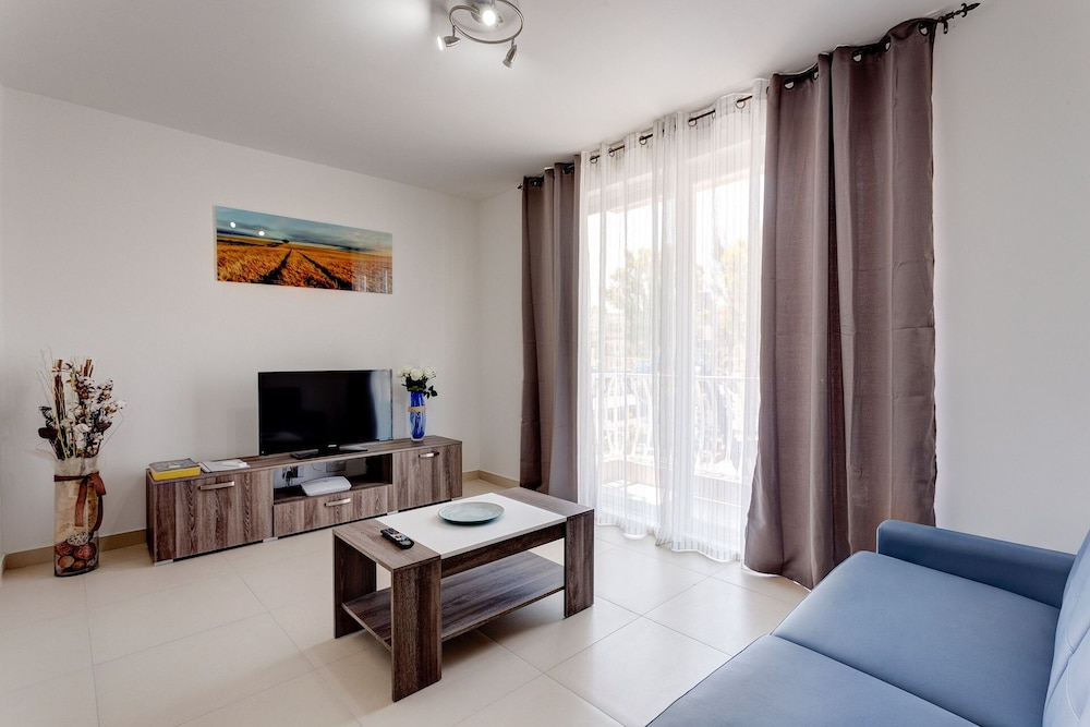 COSY 1BR APARTMENT IN A CENTRAL LOCATION
