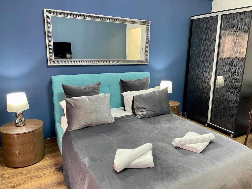 METROPOLE APARTMENTS STUDIO CITY