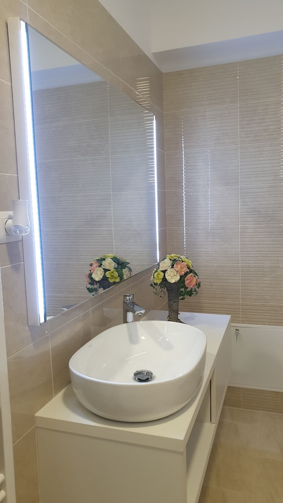 MARITIMO LUXURY APARTHOTEL