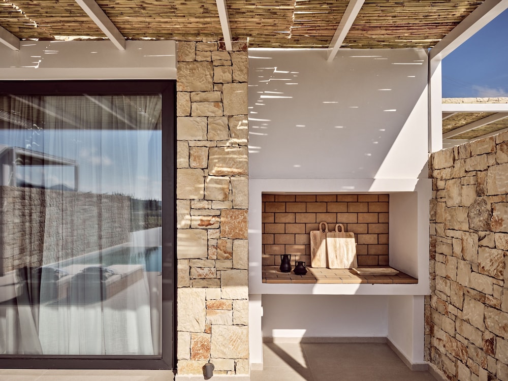 THE SALL SUITES COMPLEX A - SEA VIEWS