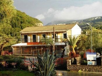 dal travel ANEMONA STUDIOS