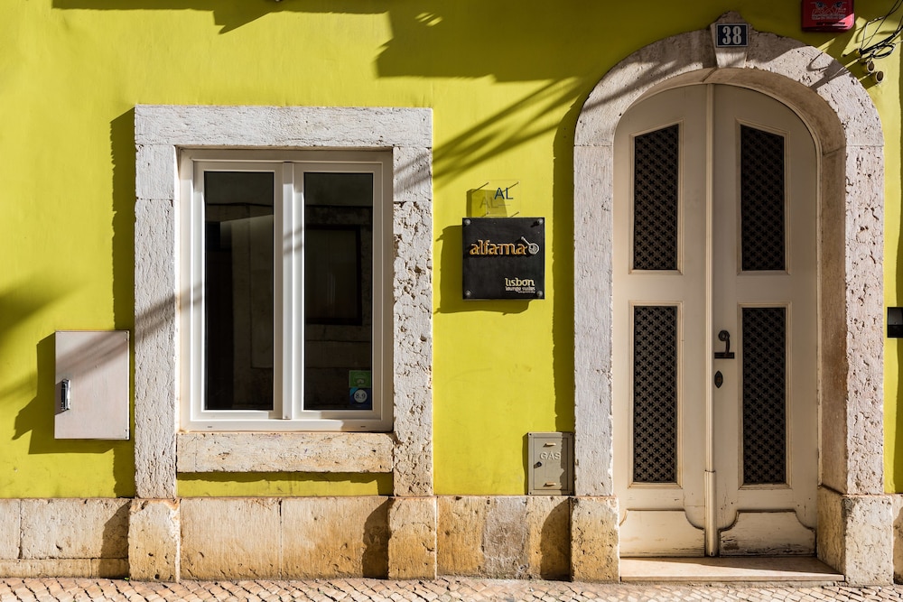 ALFAMA - LISBON LOUNGE SUITES