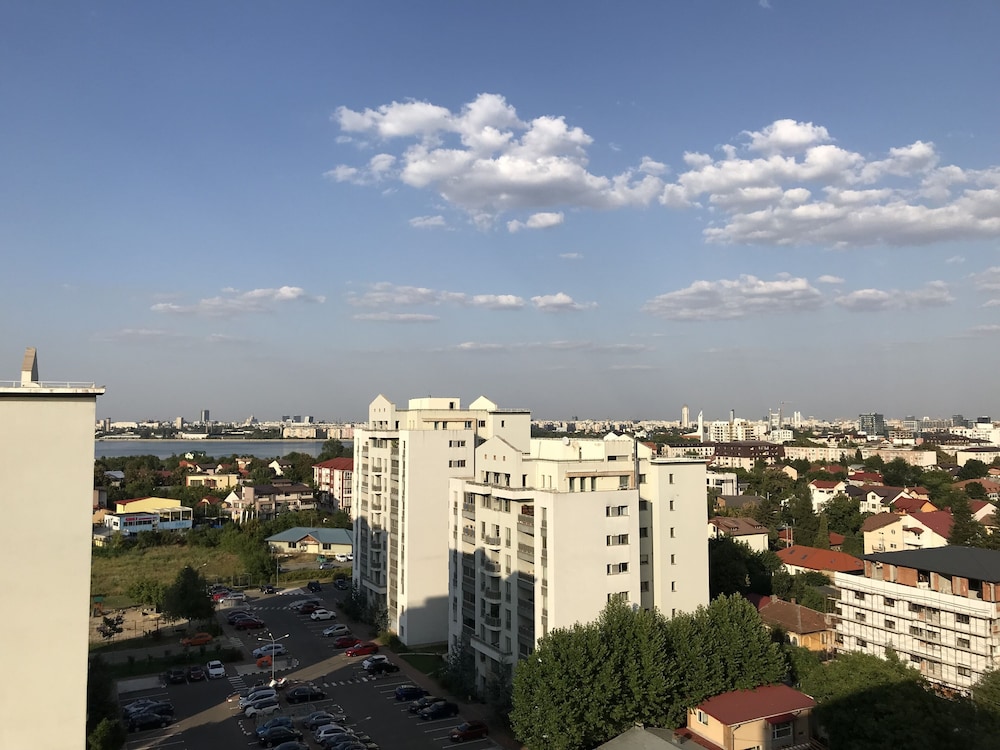 FANCY WESTPARK 2 RESIDENCE LAKE VIEW W7