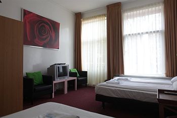 WEBER HOTEL