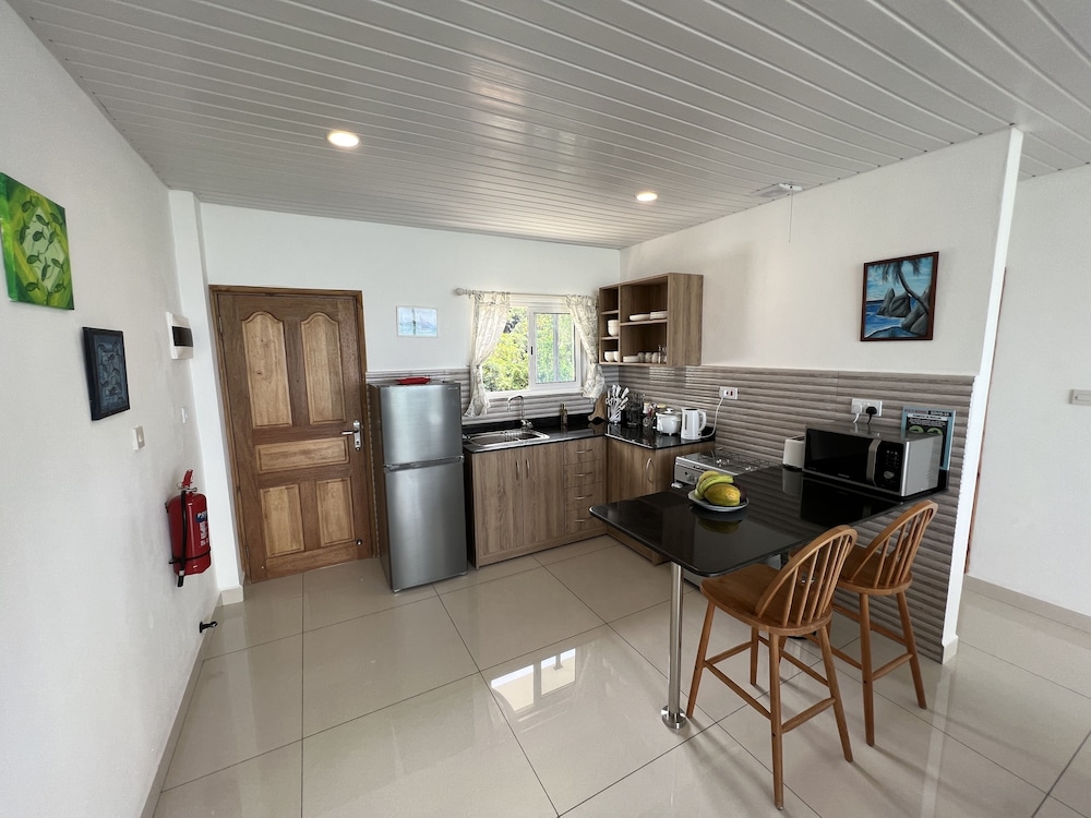 CREOLE PEARL SELF CATERING