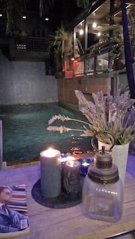 BLU CABIN ARI STYLISH GAY POSHTEL