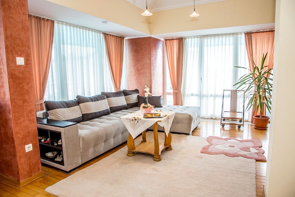 Fm Luxury 1-bdr Maisonette With Terrace