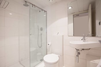 Akira Flats Plaza Catalunya