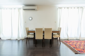 Alc Breathtaking View Of The Acropolis