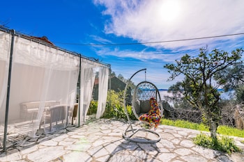 dal travel ALKINOI SEAVIEW VILLA WITH PRIVATE POOL BY KONNECT, NISAKI