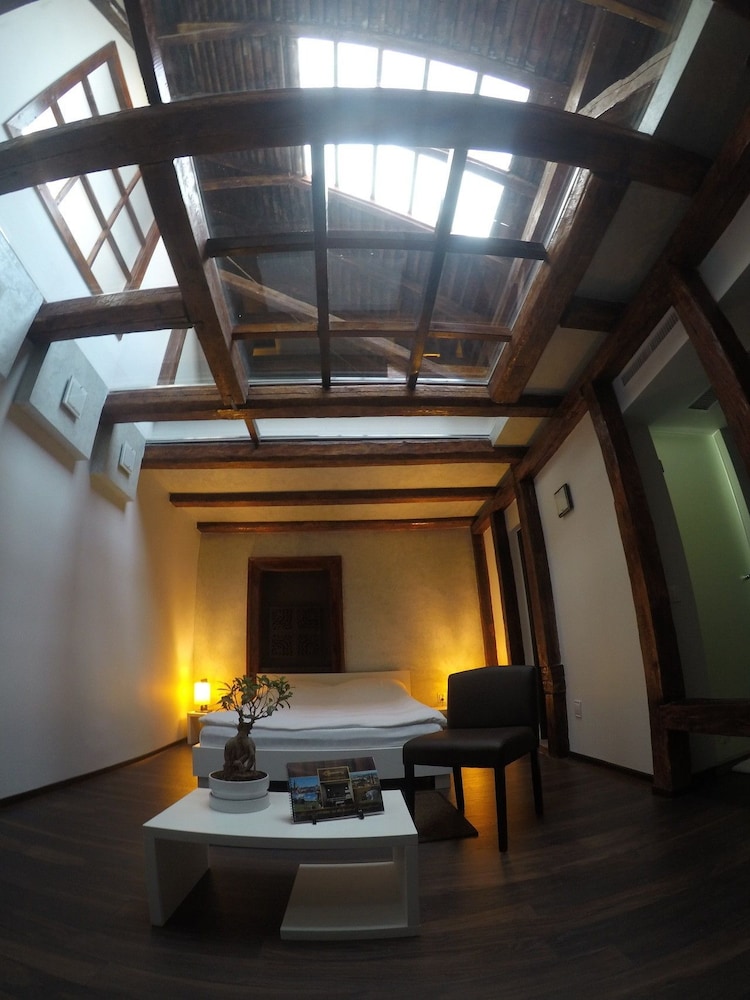 Vendi Grand Square Residence