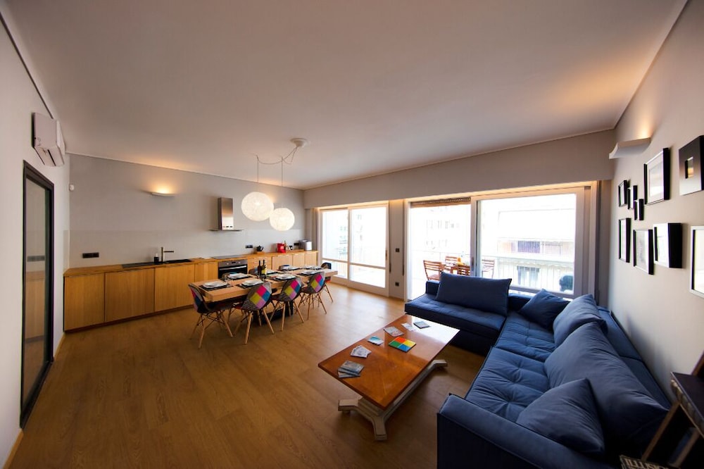 Heyden Entire Super Modern Minimal Flat