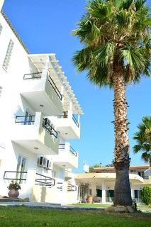 CAVOS BEACH HOUSE