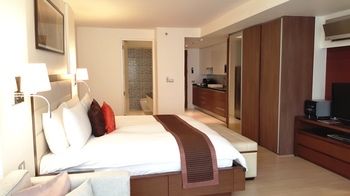 OAKWOOD RESIDENCE SUKHUMVIT 24
