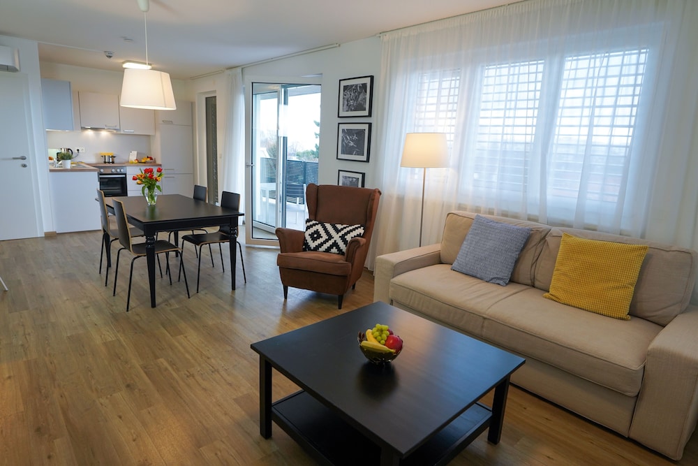 Jimmy's Apartments 12