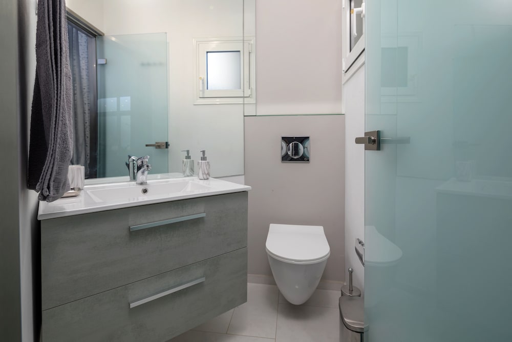 Dion Villa  Pool Amp Jacuzzi  Sleeps 4  Zakynthos