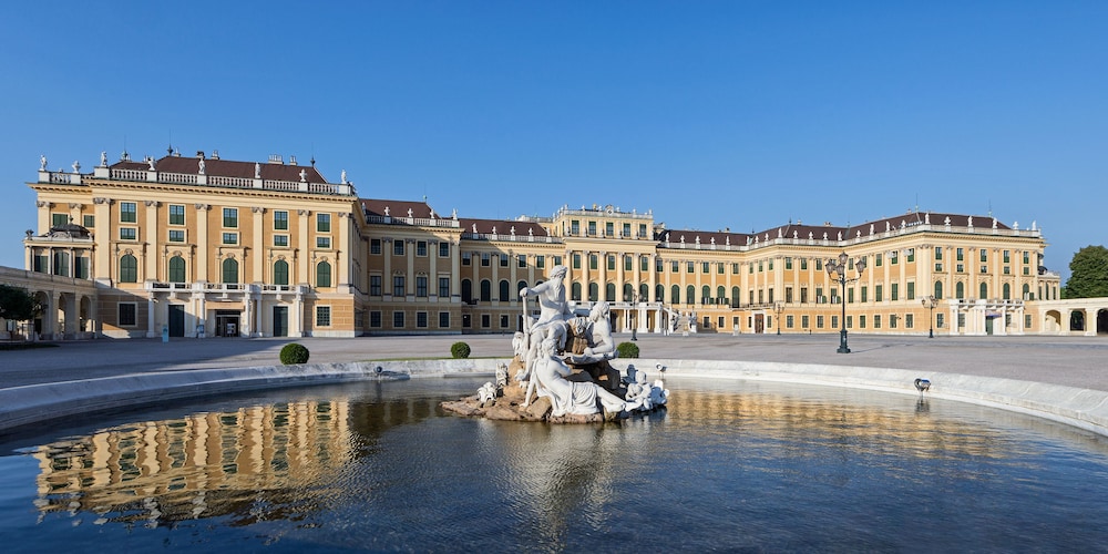 SCHLOSS SCHÖNBRUNN GRAND SUITE