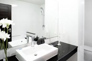 CRYSTAL SUITES SUVARNABHUMI AIRPORT