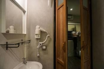 MONOMER HOSTEL