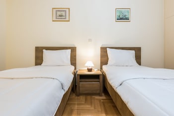 Elegant Home In Quiet Street