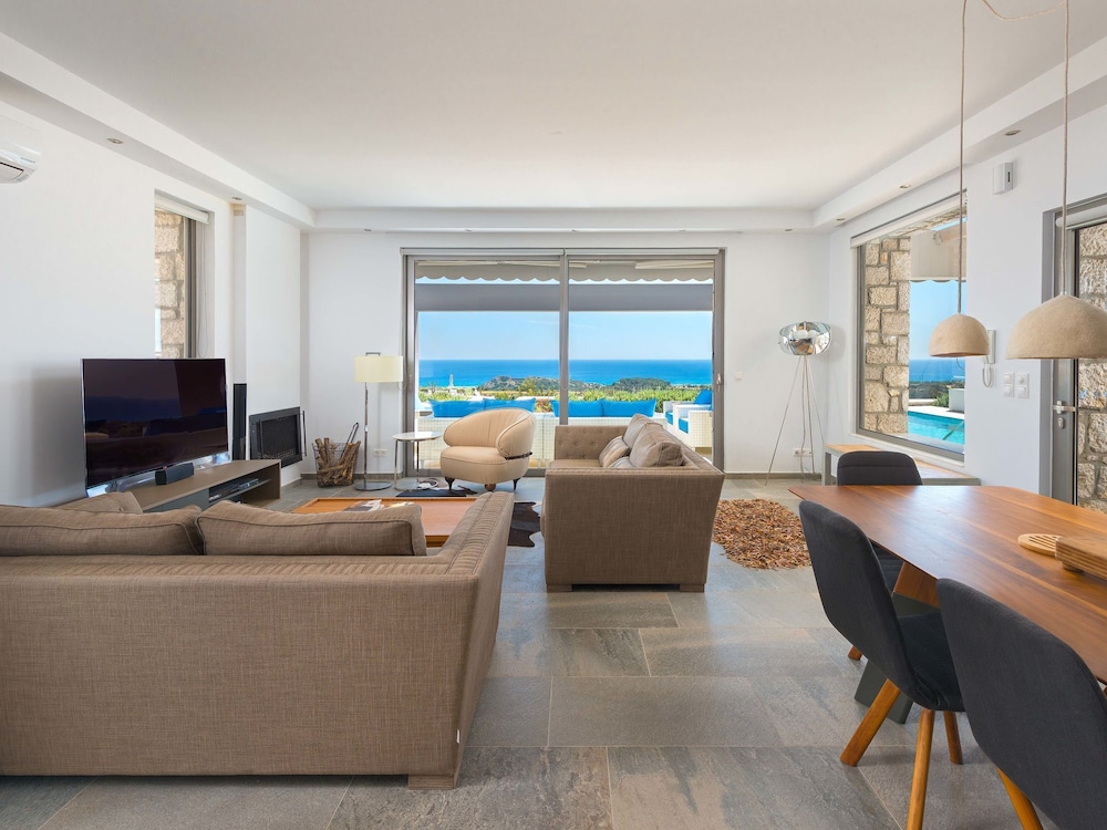 Beautiful New Luxury Villa Near The Coast, Nice Pool, Beautiful Sea View, Rhodes