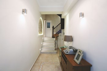 Central Apartments In Psiri