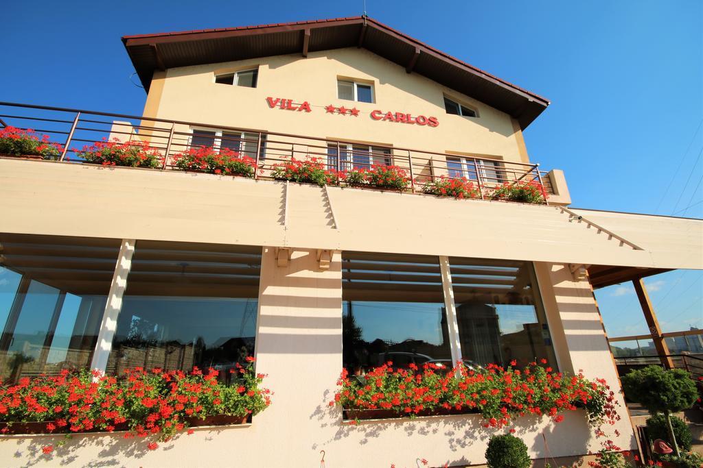 VILA CARLOS