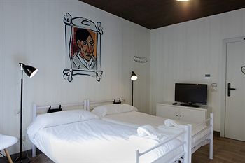 ROOM007 VENTURA HOSTEL