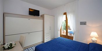 VILLA ADRIANA B&B