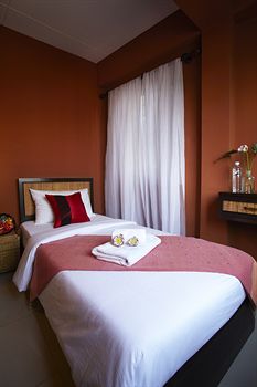 OYO 482 PANNEE LODGE KHAOSAN
